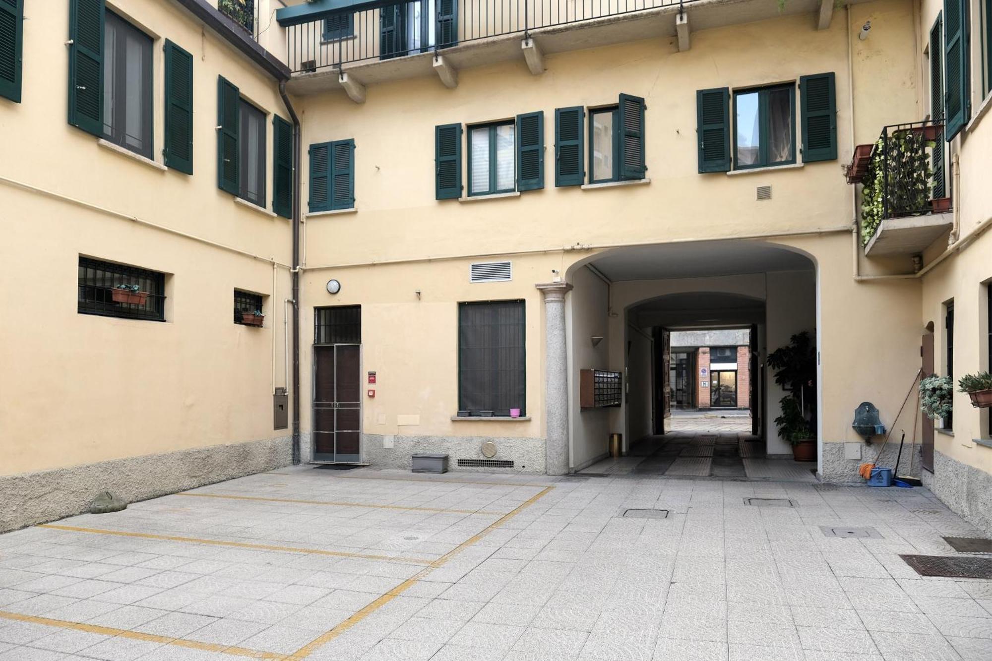 Comecasa Bright Terraced Apartment In Porta Romana Vicino Clinica Mangiagalli Милано Екстериор снимка